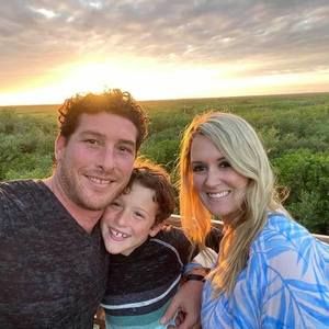 Meet your Posher, Elisha